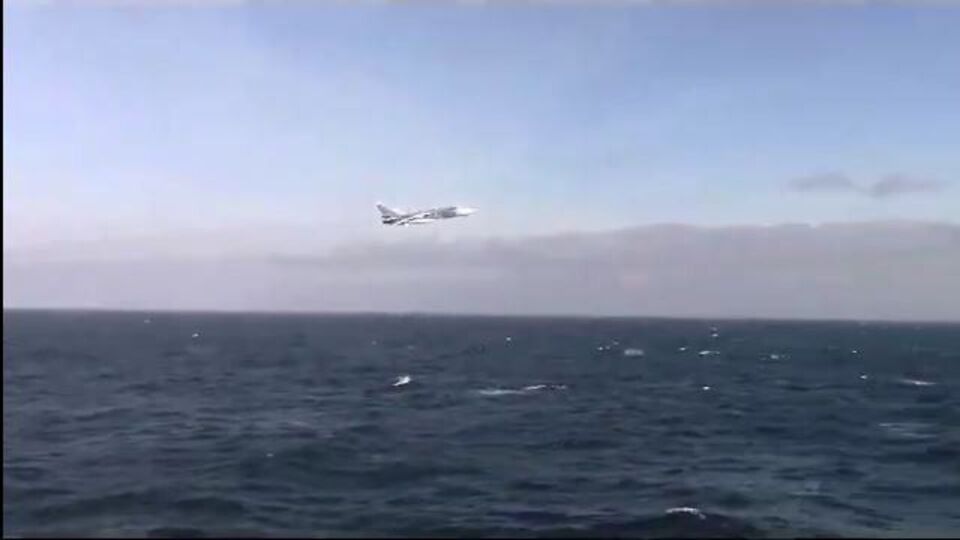Karadeniz'de gergin anlar: Rus savaş uçağı alçak uçuş yaptı!
