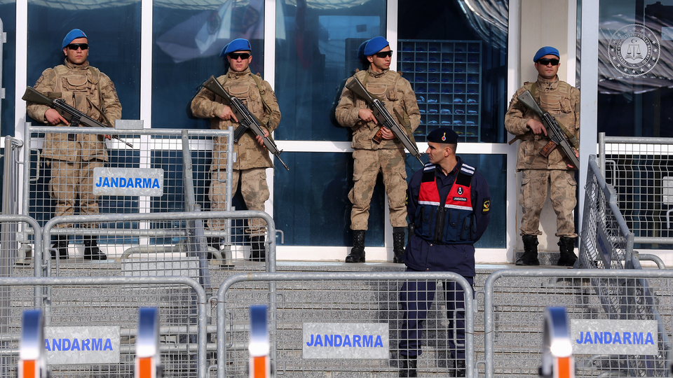 Gezi Parkı davasında 8 sanığa yurt dışı yasağı