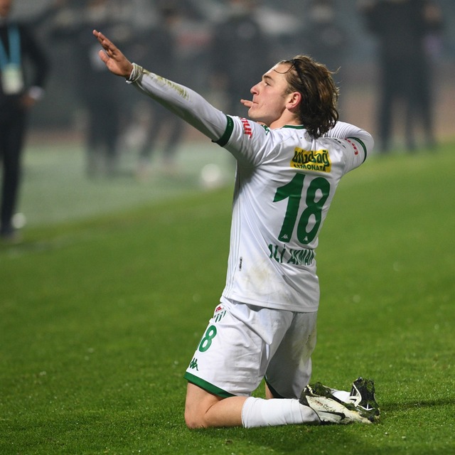 Bursaspor, Ali Akman'ı kadro dışı bıraktı!