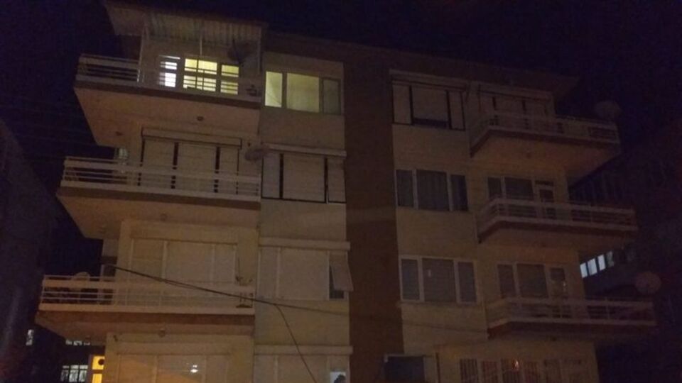 Balıkesir'de bir kadın, boğazı kesik halde bulundu
