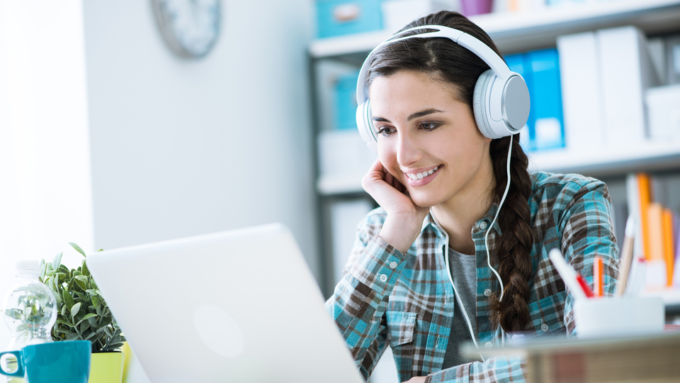 Marka elçisini şirket ile buluşturdu