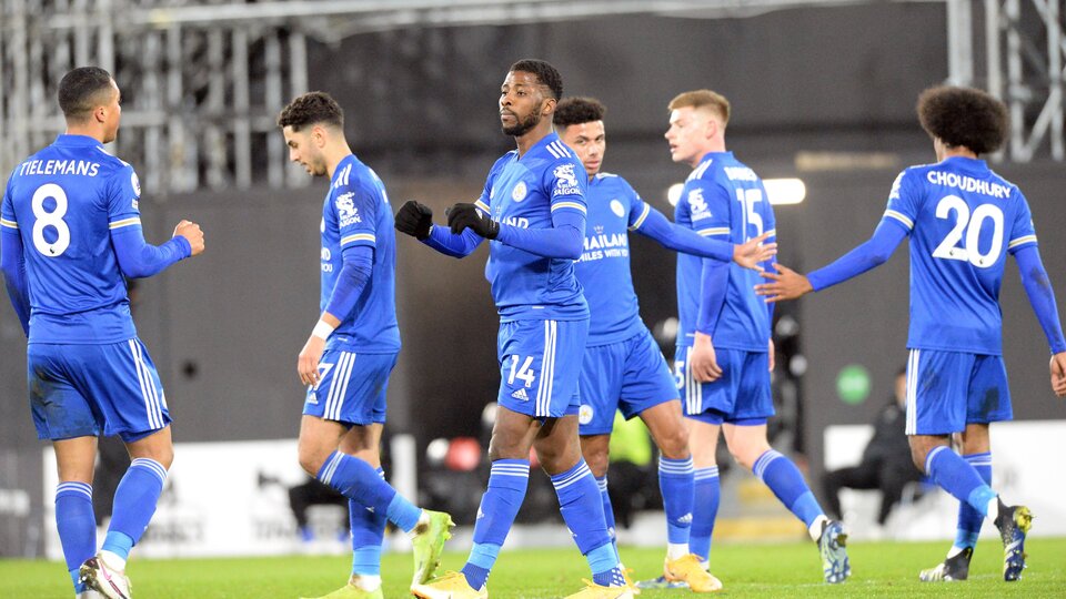 Çağlar 11'e döndü, Leicester kazandı