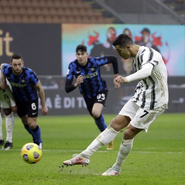Juventus avantajı kaptı!