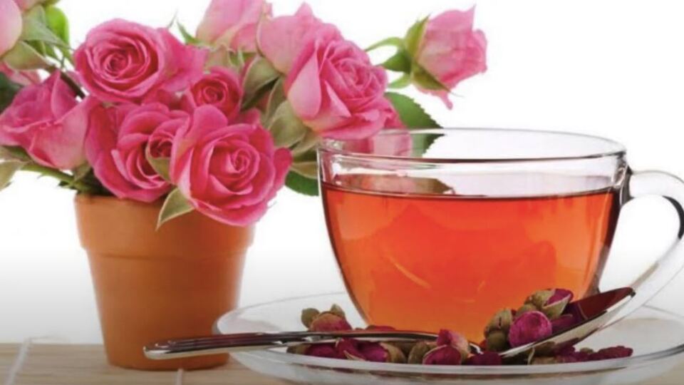 Uyku problemleriyle vedalaşın: Gül çayı ve faydaları