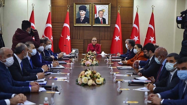 Bakan Pekcan: 13 milyarlık kredi ertelendi