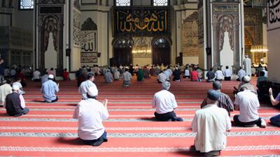 Bursa Cuma namazı saati kaçta?