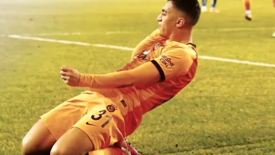 Galatasaray'dan Mesut Özil göndermesi!