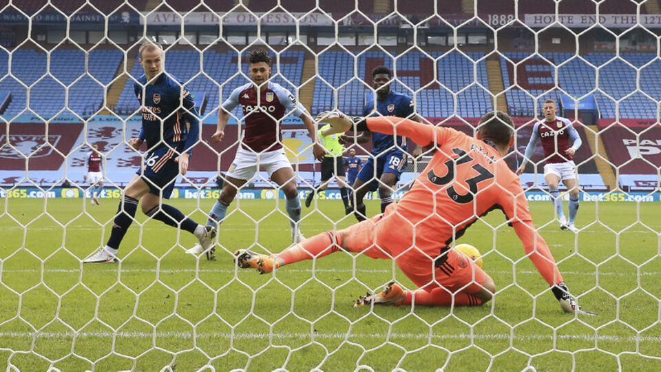 Aston Villa, Arsenal'i tek golle geçti