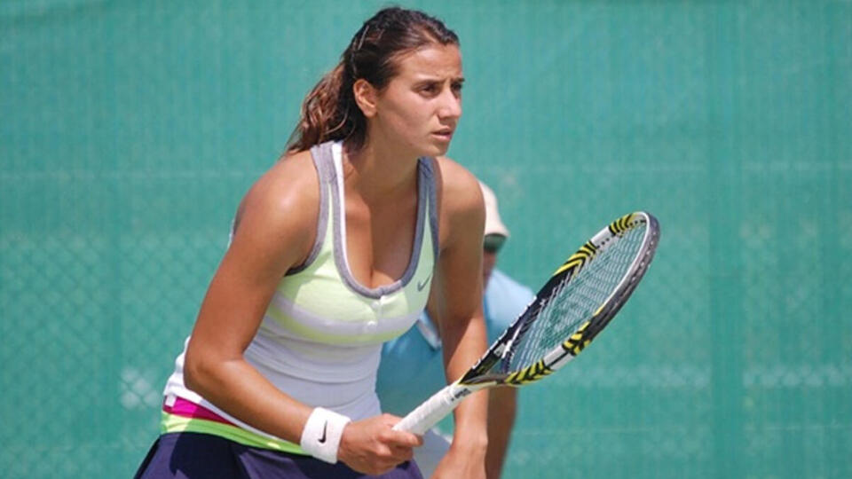 Survivor Melis kimdir?