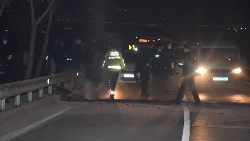 Sokakta yakılan ateş polisi alarma geçirdi