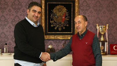 Ümit Özat'ın yeni adresi...