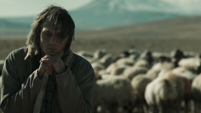 Yamaç Geyikli Gece şiirini okudu!