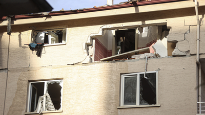 Doğalgaz patlaması binayı enkaza çevirdi!