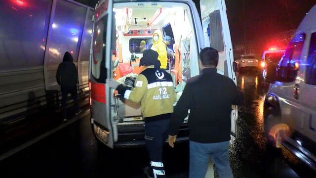 Haliç Köprüsü'nde motosiklet devrildi: 2 yaralı