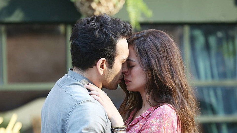 Acı Tatlı Ekşi filmi oyuncuları kimler?