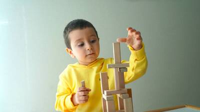 AÇEV evlere oyun kutuları gönderiyor