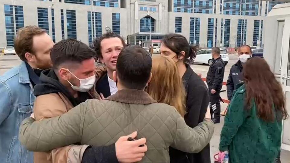 Karar sonrası gözyaşlarını tutamadı