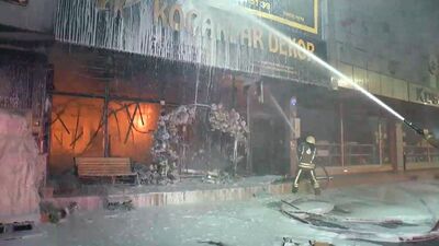 İSTOÇ Ticaret Merkezi'nde büyük yangın