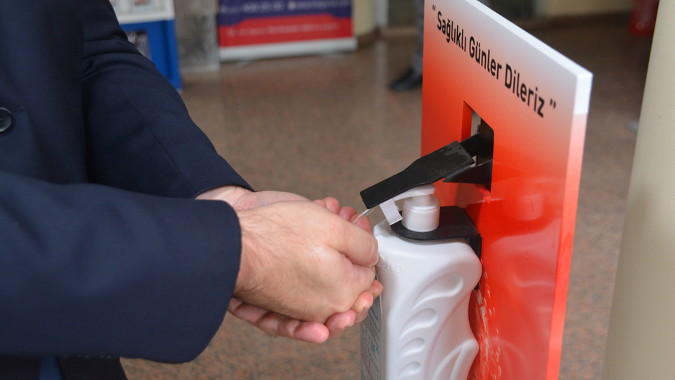 Yanlış dezenfektan kullanımında 'körlük' tehlikesi