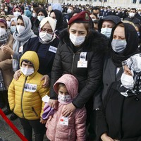 Pençe Kartal-2 şehitlerine gözyaşlarıyla veda