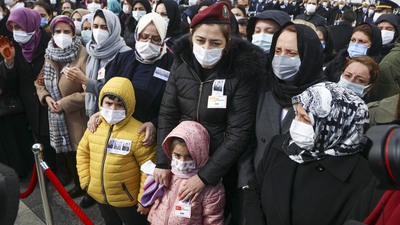 Pençe Kartal-2 şehitlerine gözyaşlarıyla veda