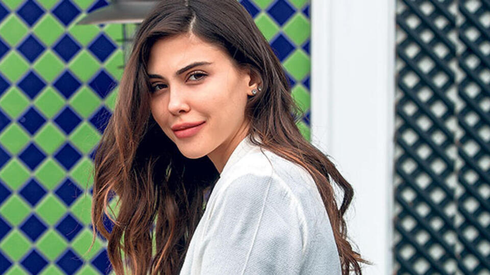 Dilara Aksüyek kimdir?