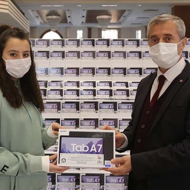 50 bin öğrenciyi tabletle buluşturan belediye örnek oldu