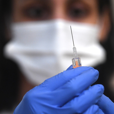 Covid-19 aşısı ilk kez çocuklar ve gençlerde denenecek