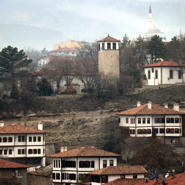 Sadrazam İzzet Mehmet Paşa yaptırmıştı... Yüksekliği 12 metre!