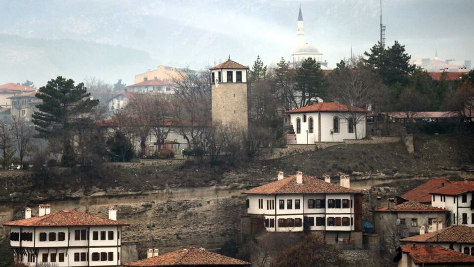 Sadrazam İzzet Mehmet Paşa yaptırmıştı... Yüksekliği 12 metre!