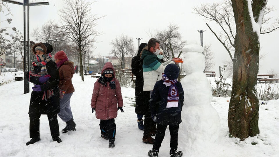 İstanbul'da eğitime kar engeli