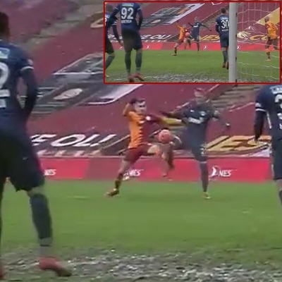 Tartışma yaratan pozisyon! Penaltı...