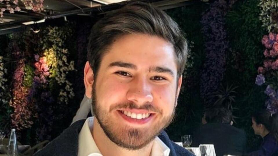 Poyraz Teoman kimdir?