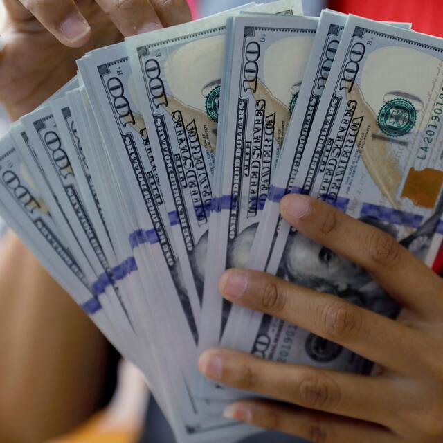 Dolar, 7 TL'nin altına indi