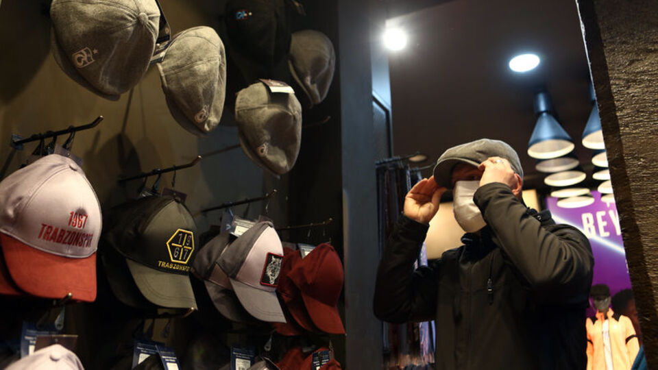 Trabzonspor kasketleri yok sattı