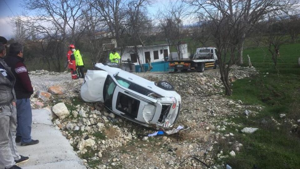 Muğla'da iki otomobil çarpıştı, 3 kişi yaralandı
