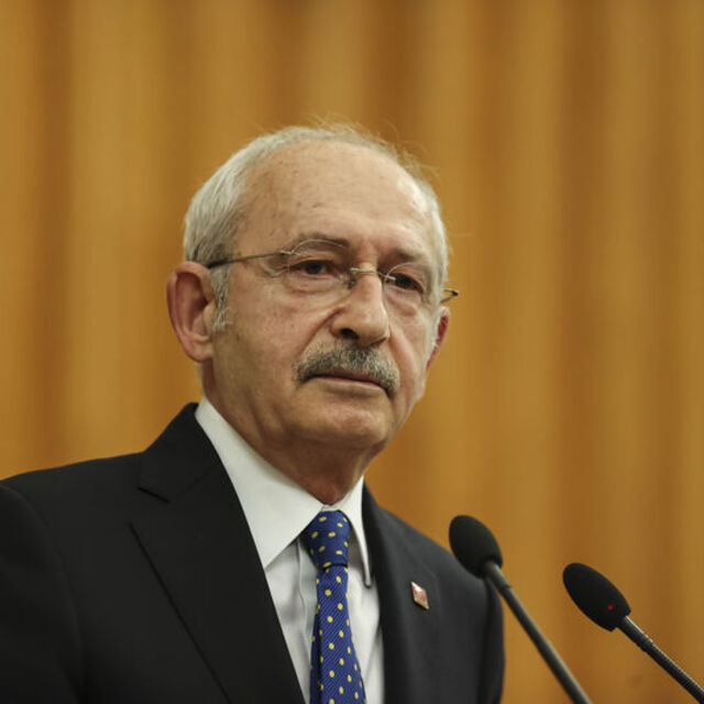 Şehit ailelerine başsağlığı telefonu