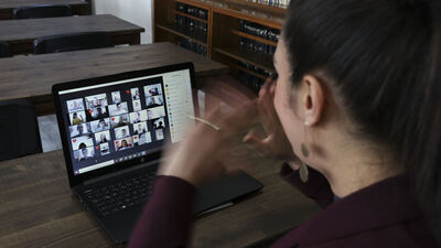 Uzaktan eğitimdeki 5 bin çocuğa masallarla ulaştı