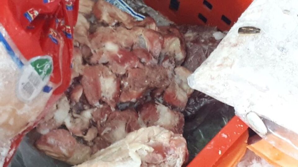 Markette 250 kilo bozulmuş et ele geçirildi