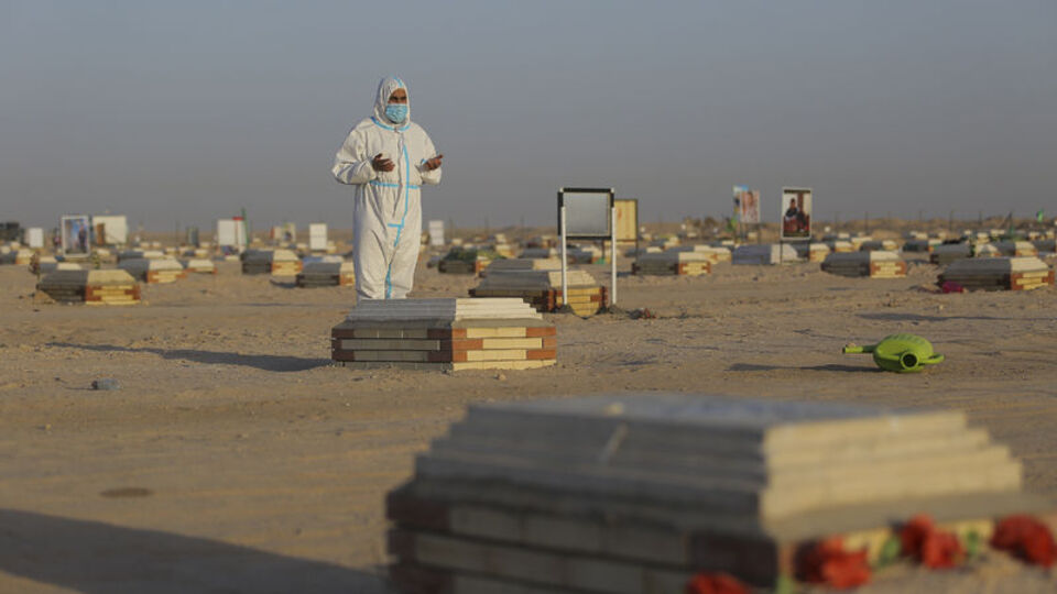Irak'ın Necef kenti Kovid-19 nedeniyle sınırlarını kapattı