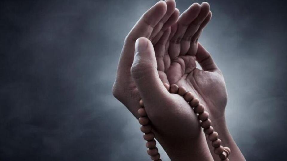 Üç aylar tesbihi nasıl çekilir?