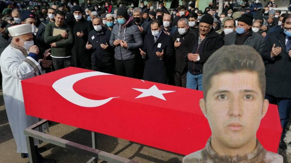 Kalp krizi sonucu şehit olan polise veda