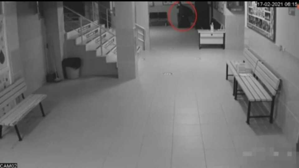 Kadın kılığına girip ilkokulu soydular