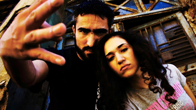 Kolera'yı sildi, 'Tek'i yayınladı