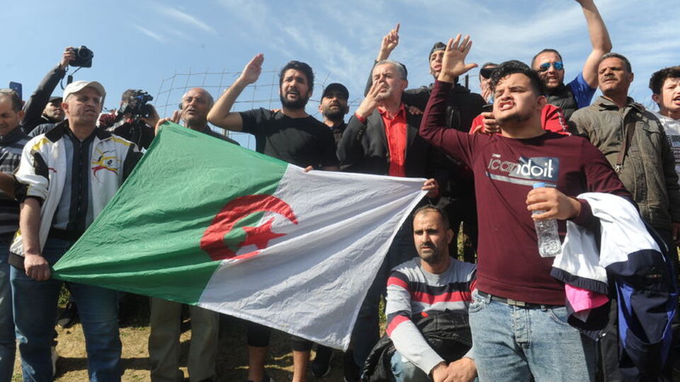 Cezayir'de cumhurbaşkanlığı affıyla 33 aktivist serbest