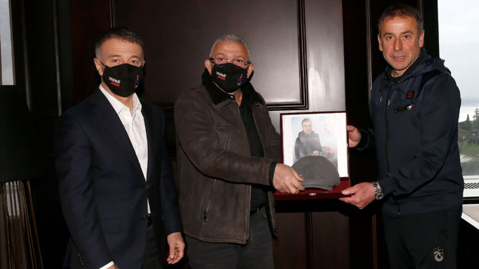 61 bin liralık kasket Kırkpınar Ağasına teslim