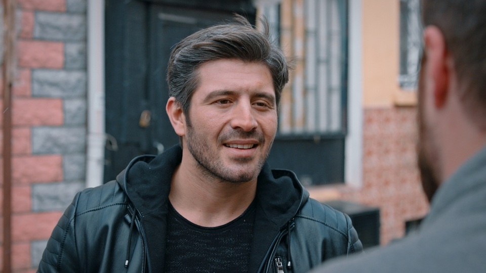 "Annen ne halde onu biliyor musun?"