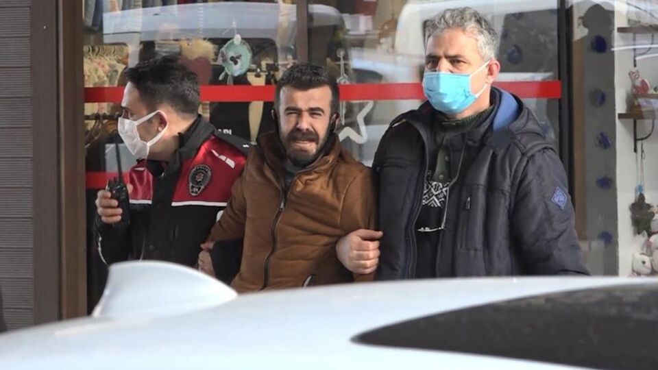 Katilini kardeşi gibi görmüş! Ağlama şovu yapmış! Timsah gözyaşları!