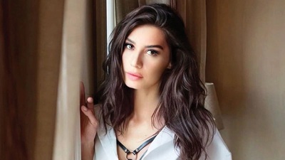 Burcu Kıratlı kimdir?