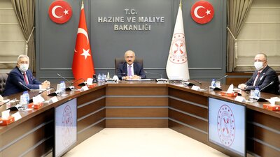 Bakan Elvan'dan üçlü görüşme
